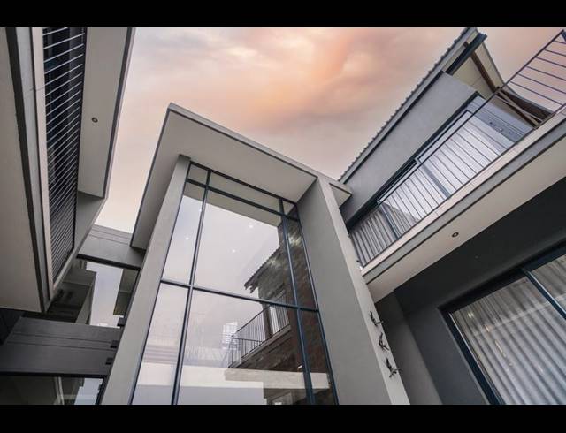 5 BEDROOM HOUSE FOR SALE IN MIDSTREAM RIDGE